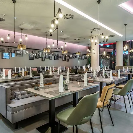 מלון Leonardo 4*