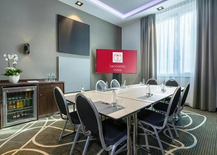 Leonardo מלון