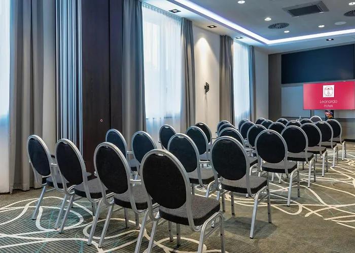 מלון Leonardo 4*